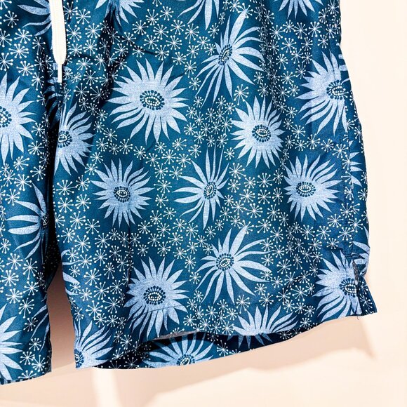 OLD NAVY | Blue floral swim shorts | Large * - Picture 5 of 8